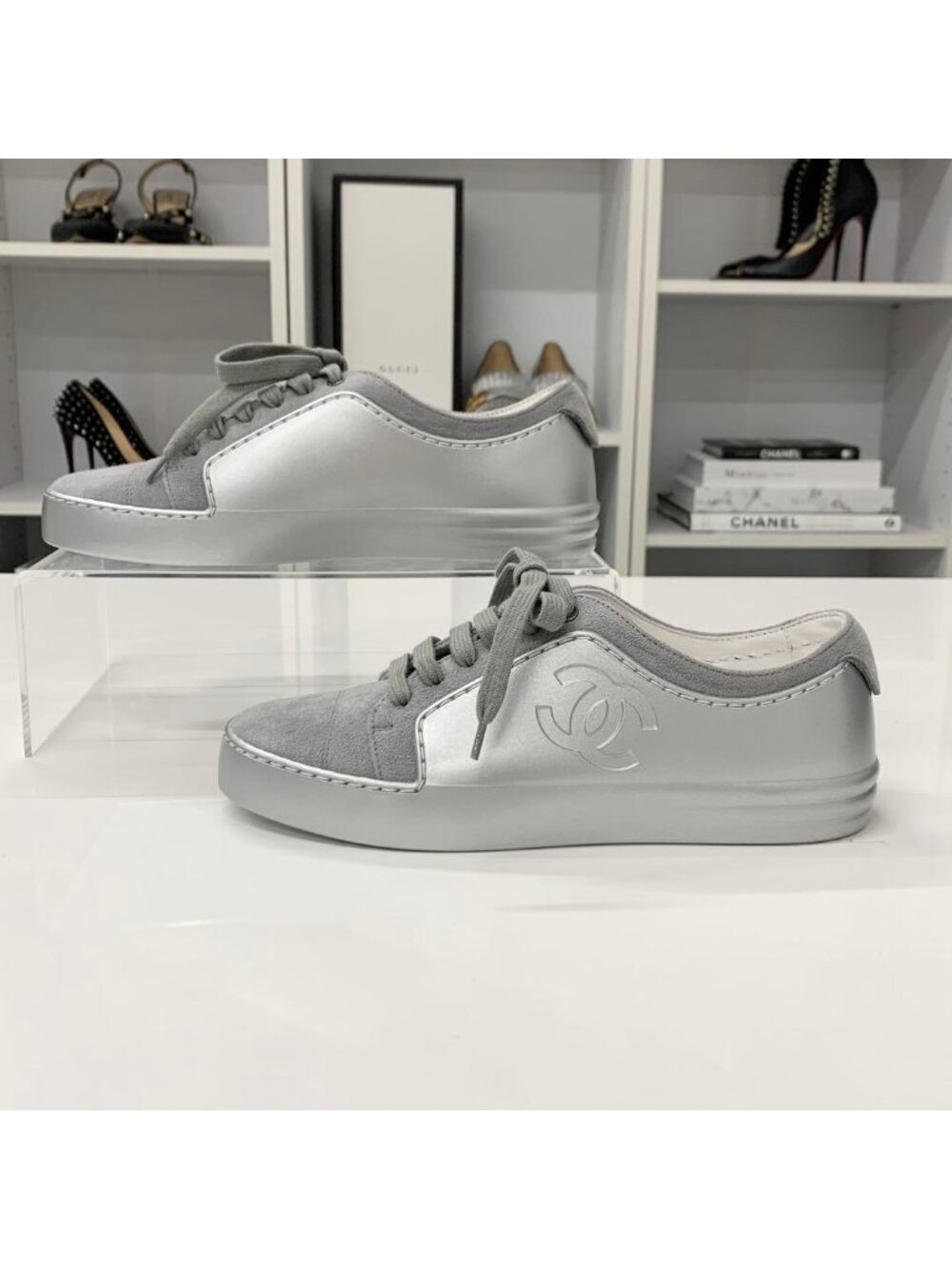 Chanel CC Logo Suede Leather Sneakers Gray Silver - Picture 3 of 10